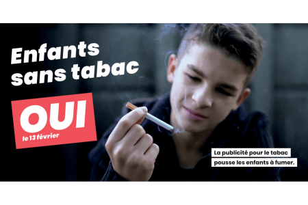 Initiative Enfants sans tabac Jeune avec cigarette