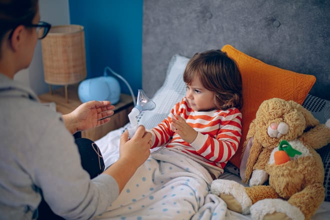 Kind im Bett, Atemwegserkrankungen, Lungenliga Schweiz